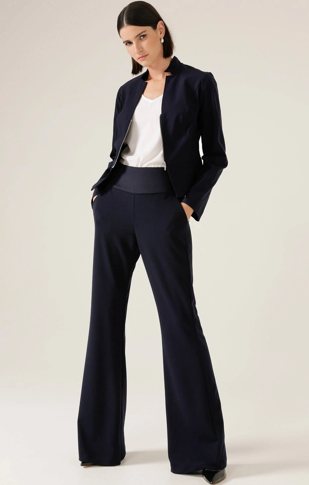 FRONT ZIP PEPLUM JACKET IN NAVY - Image 4