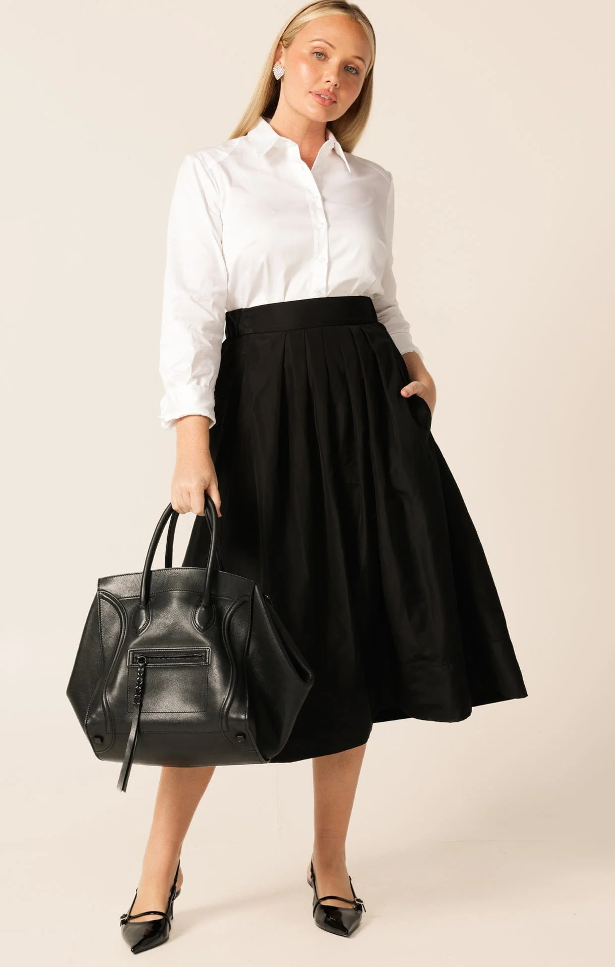 PLEATED A-LINE SKIRT IN BLACK - Image 4