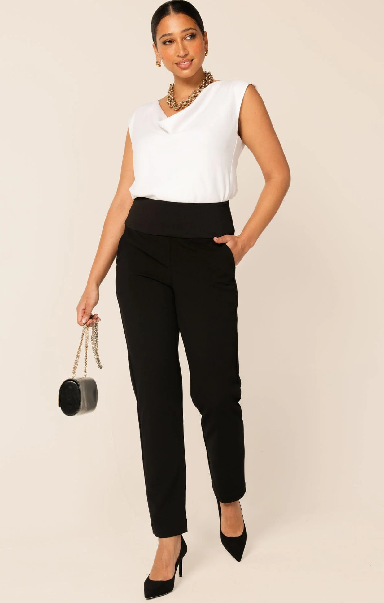 TAPERED LEG PANT IN BLACK - Image 4