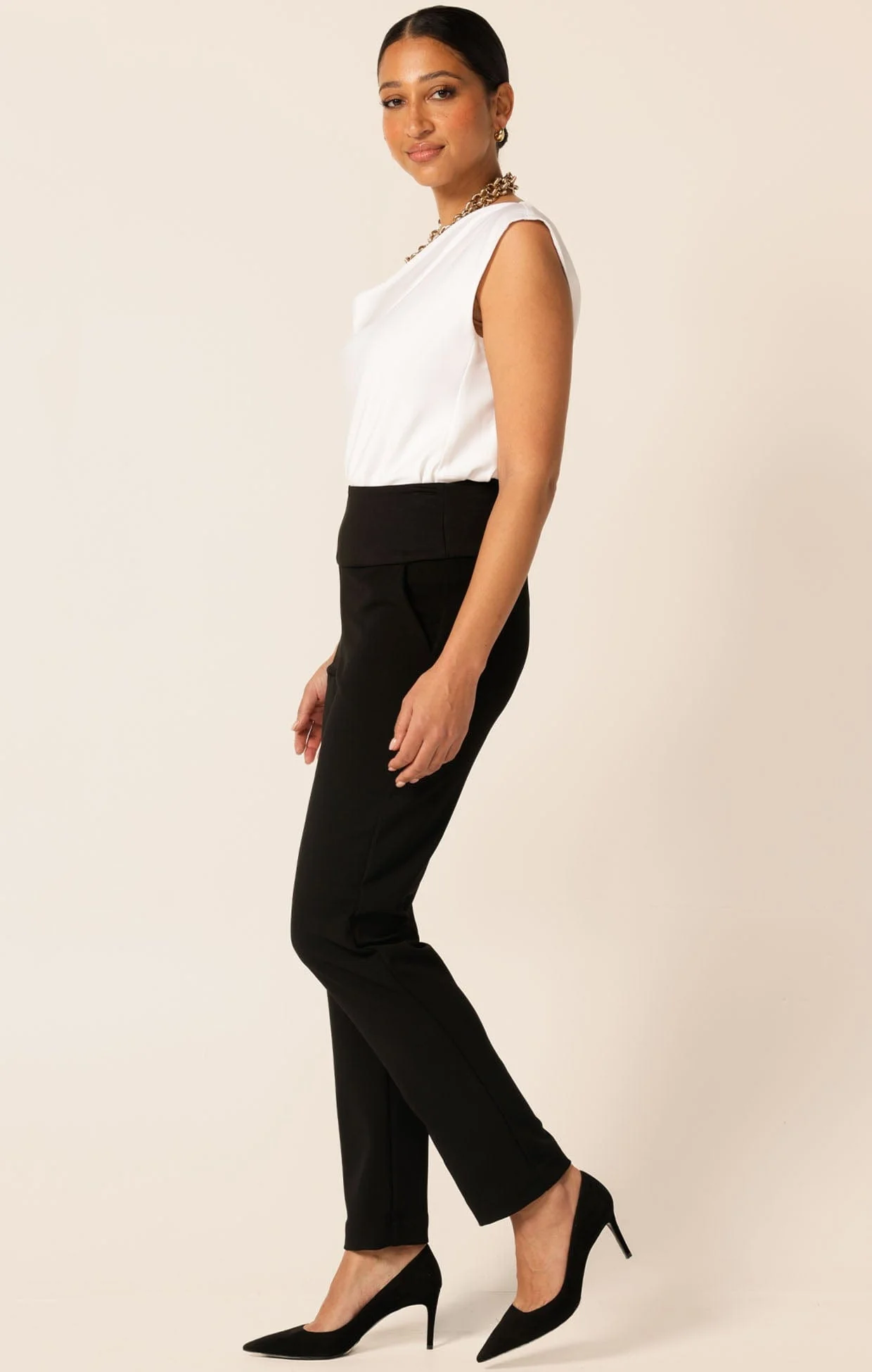 TAPERED LEG PANT IN BLACK - Image 8